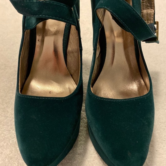 Brand New Gorgeous Heels By QUPID - Box 65 - Picture 2 of 5